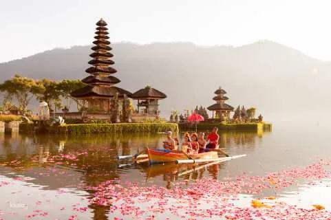 North Bali Tour: Lake Bratan, Handara Gate, Banyumala Waterfalls & Jungle Swing | Indonesia