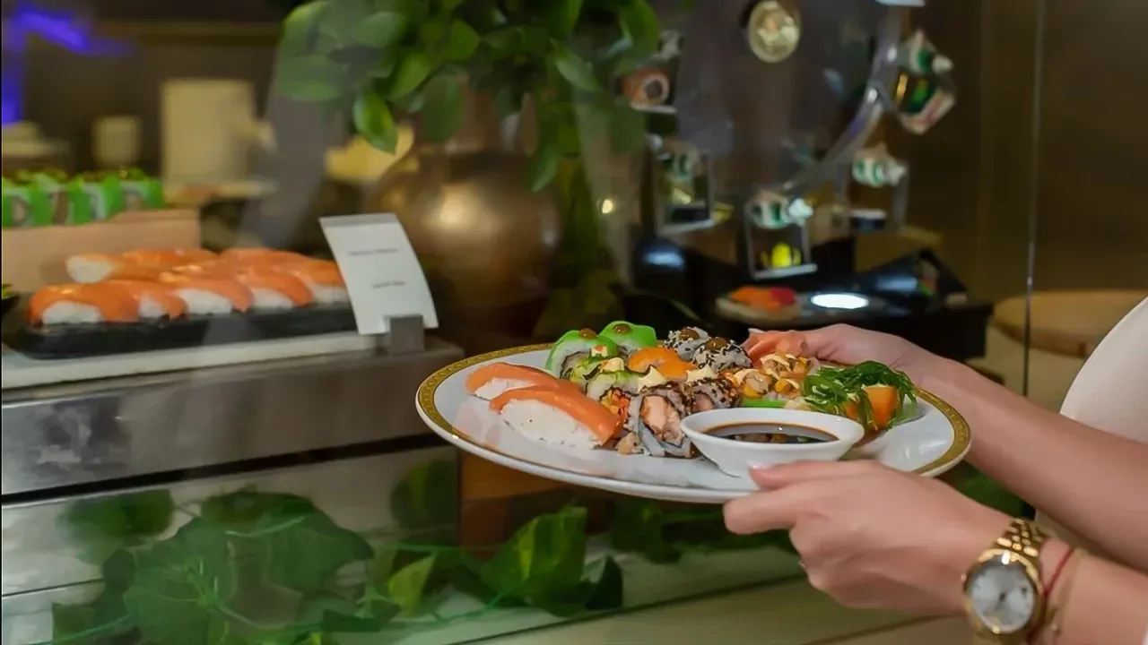 Elegant Seafood Night Dining at Palazzo Versace Dubai | Luxury Dubai Culinary Experience